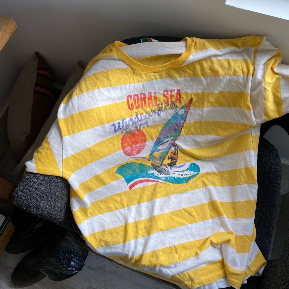 Vintage single stitch Coral Sea Windsurfing tee